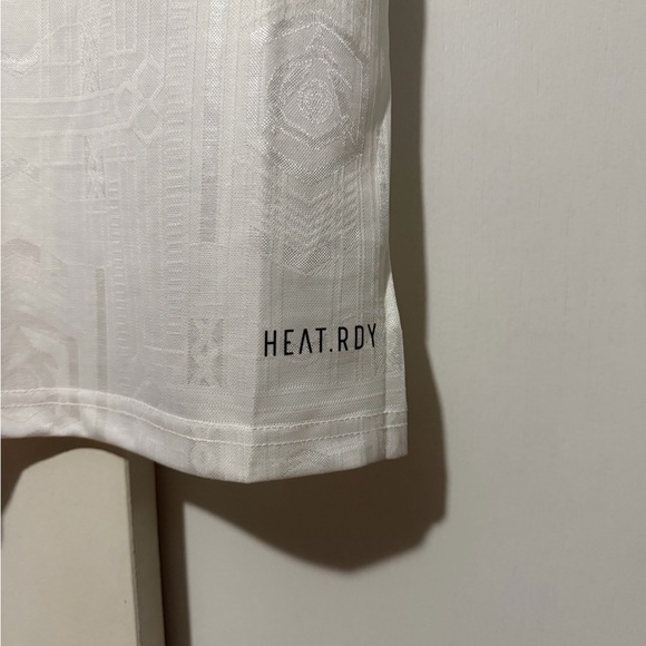 Arsenal 2025/2026 Jersey Gyokeres - Picture 5 of 7